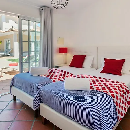 Cobre Sleeps 12 Pool Wifi Villa Torre (Lisbon)